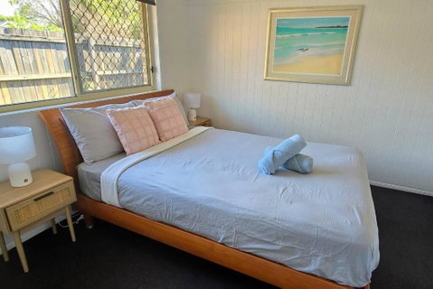 Relaxing Hamptons Style Home In Forest Lake - Kempsey Accommodation 2