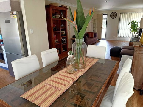 Tingalpa Townhouse Treat - Kempsey Accommodation 3