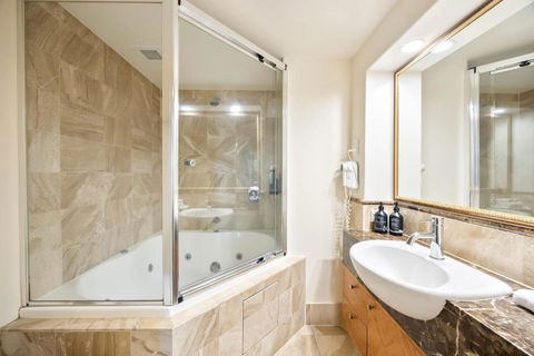 ZANZ205- Exclusive Outdoor Spa With Ocean Glimpses - Kempsey Accommodation 3