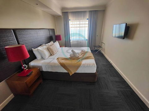 ZEN88 ESPLANADE: 1-BR Top Floor Ocean View Suite - Kempsey Accommodation 1