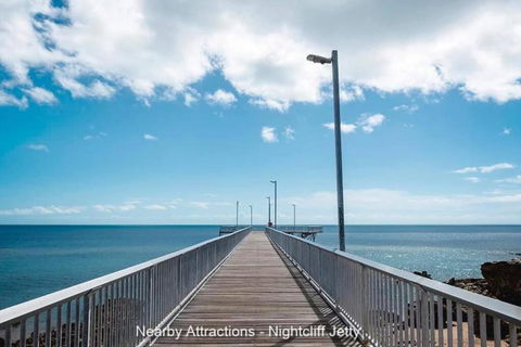 ZEN FORESHORE: 3-BR Nightcliff Foreshore-Front Apt - Kempsey Accommodation 3