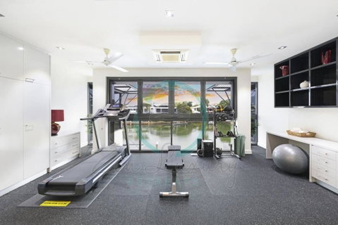 ZenLux: 4BR Bayview Mansion Infinity Pool + Cinema - Kempsey Accommodation 2