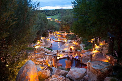 Peninsula Hot Springs Tour With Restaurant Lunch & Gondola Ride - Kempsey Accommodation 2