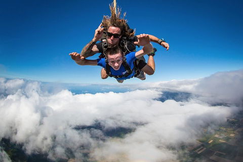 Reef And Rainforest Tandem Sky Dive In Cairns - Kempsey Accommodation 0