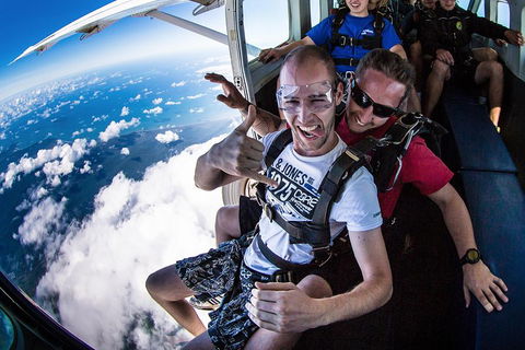 Reef And Rainforest Tandem Sky Dive In Cairns - Kempsey Accommodation 2