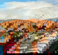 Ayers Rock Day Trip from Alice Springs Including Uluru Kata Tjuta and Sunset BBQ Dinner - Kempsey Accommodation