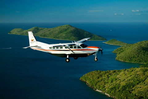 Reef And Island Scenic Flight From Airlie Beach - Kempsey Accommodation 3